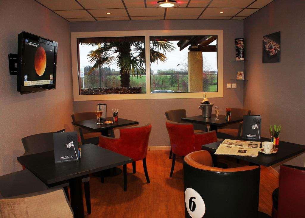 סן-סטורנה Brit Hotel Les Evens מסעדה תמונה
